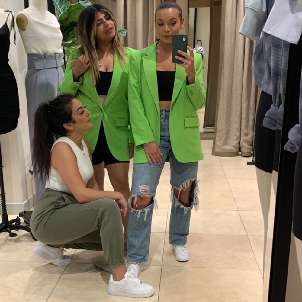 ISO Aritzia Babaton Agency Blazer in Neon Lime Green S M or L - Picture 5 of 5